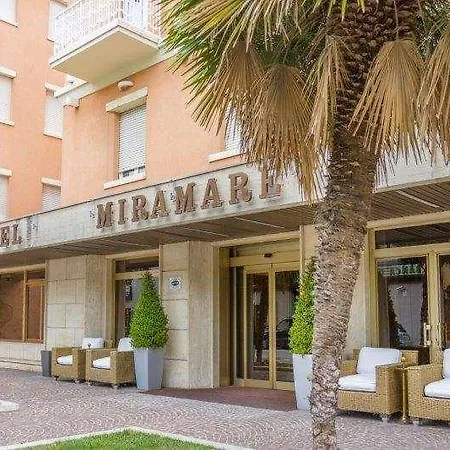 Miramare 4* 시비타노바 마르셰