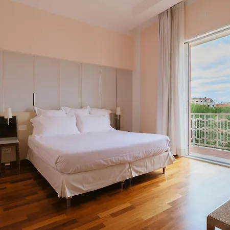 Miramare Szálloda 4*