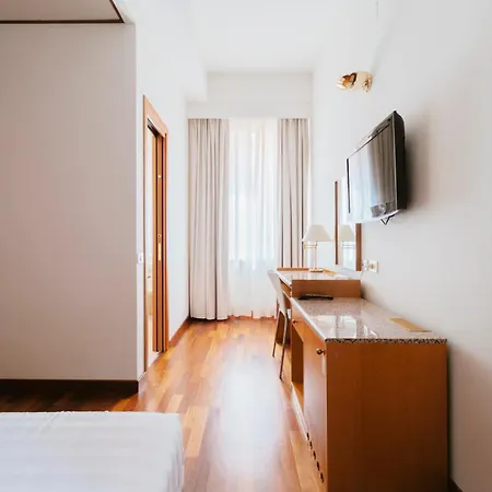 ホテル Miramare チヴィタノーヴァ・マルケ